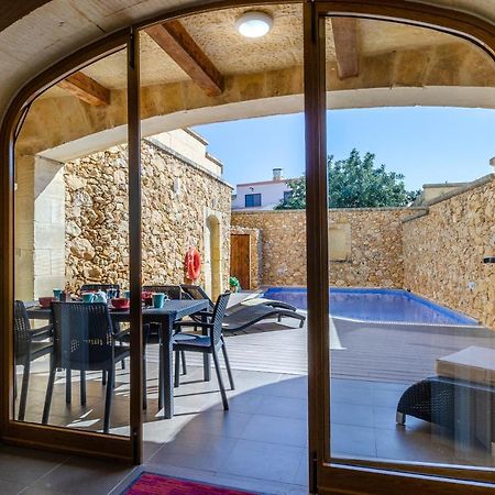 A Popular Pet Friendly Villa With A Pool, Gozo Xagħra エクステリア 写真