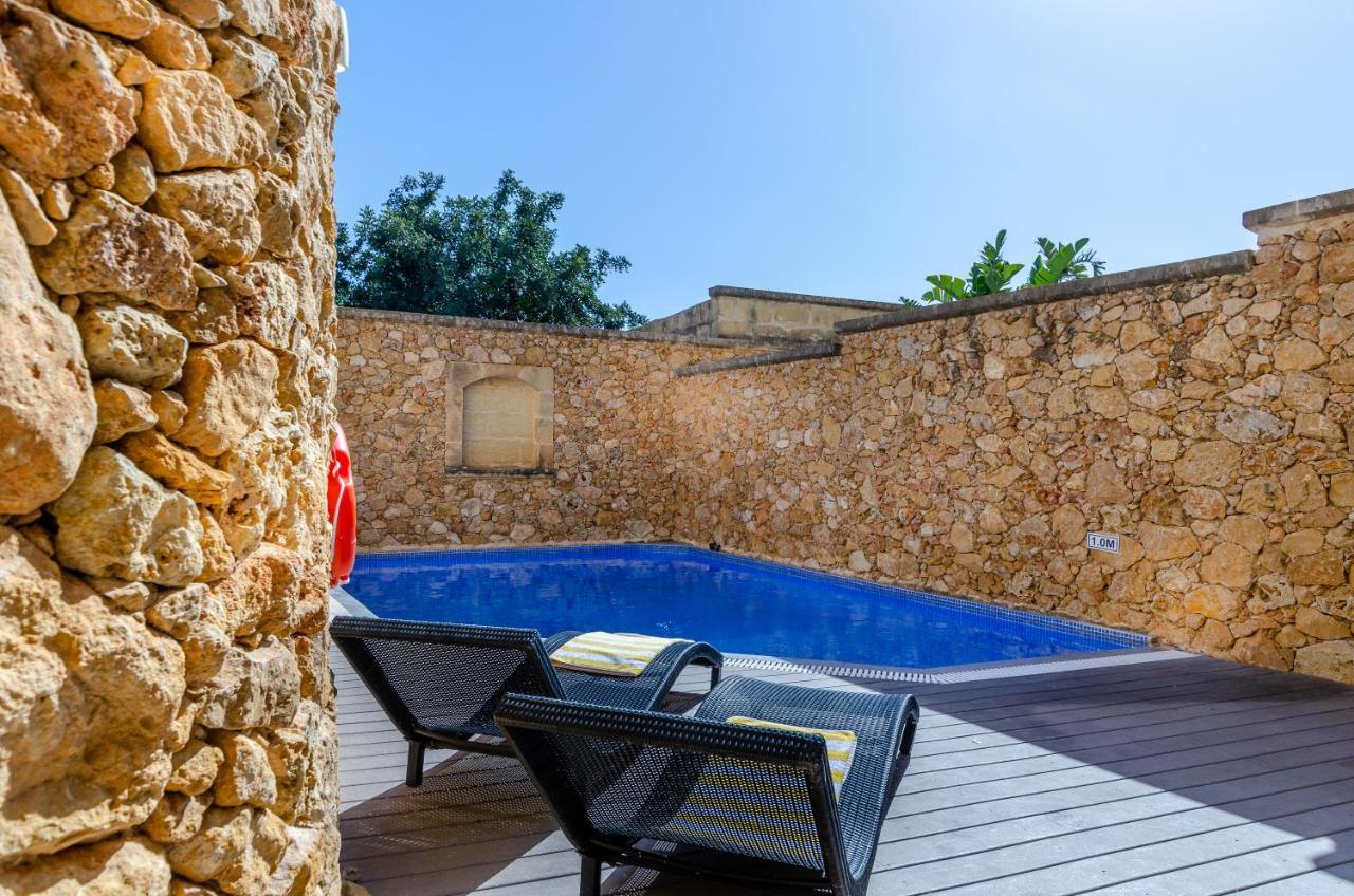 A Popular Pet Friendly Villa With A Pool, Gozo Xagħra エクステリア 写真
