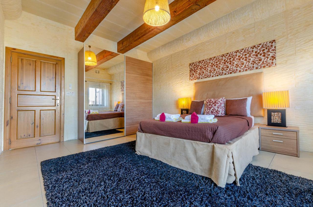 A Popular Pet Friendly Villa With A Pool, Gozo Xagħra エクステリア 写真