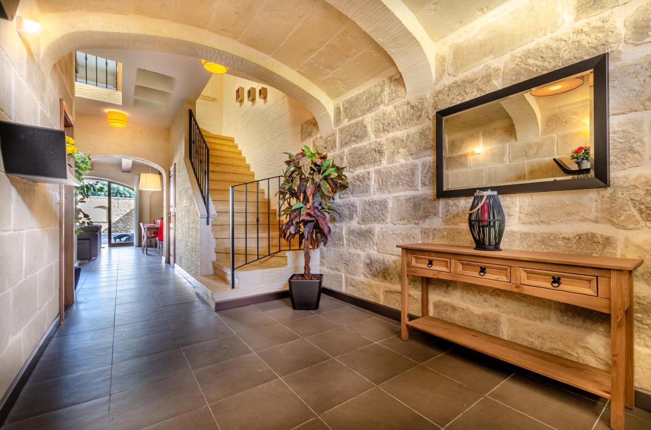 A Popular Pet Friendly Villa With A Pool, Gozo Xagħra エクステリア 写真