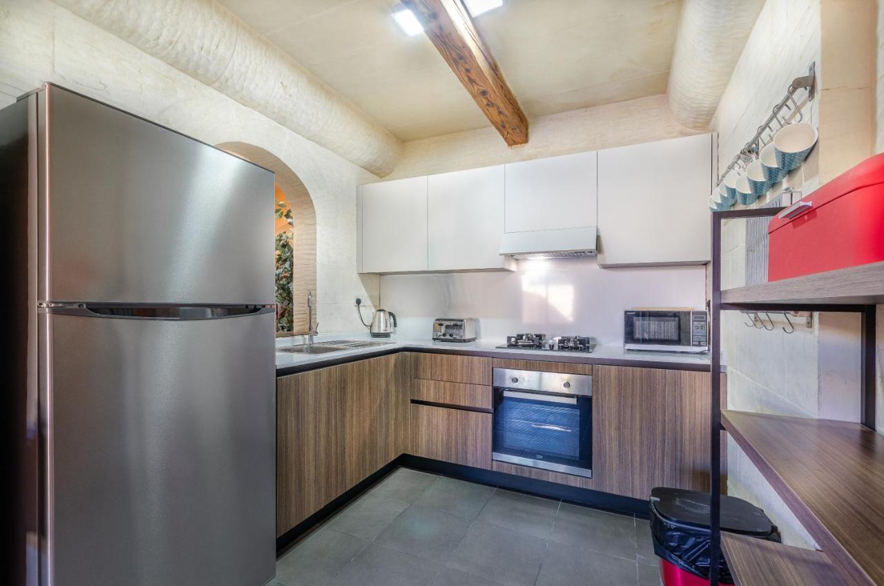 A Popular Pet Friendly Villa With A Pool, Gozo Xagħra エクステリア 写真