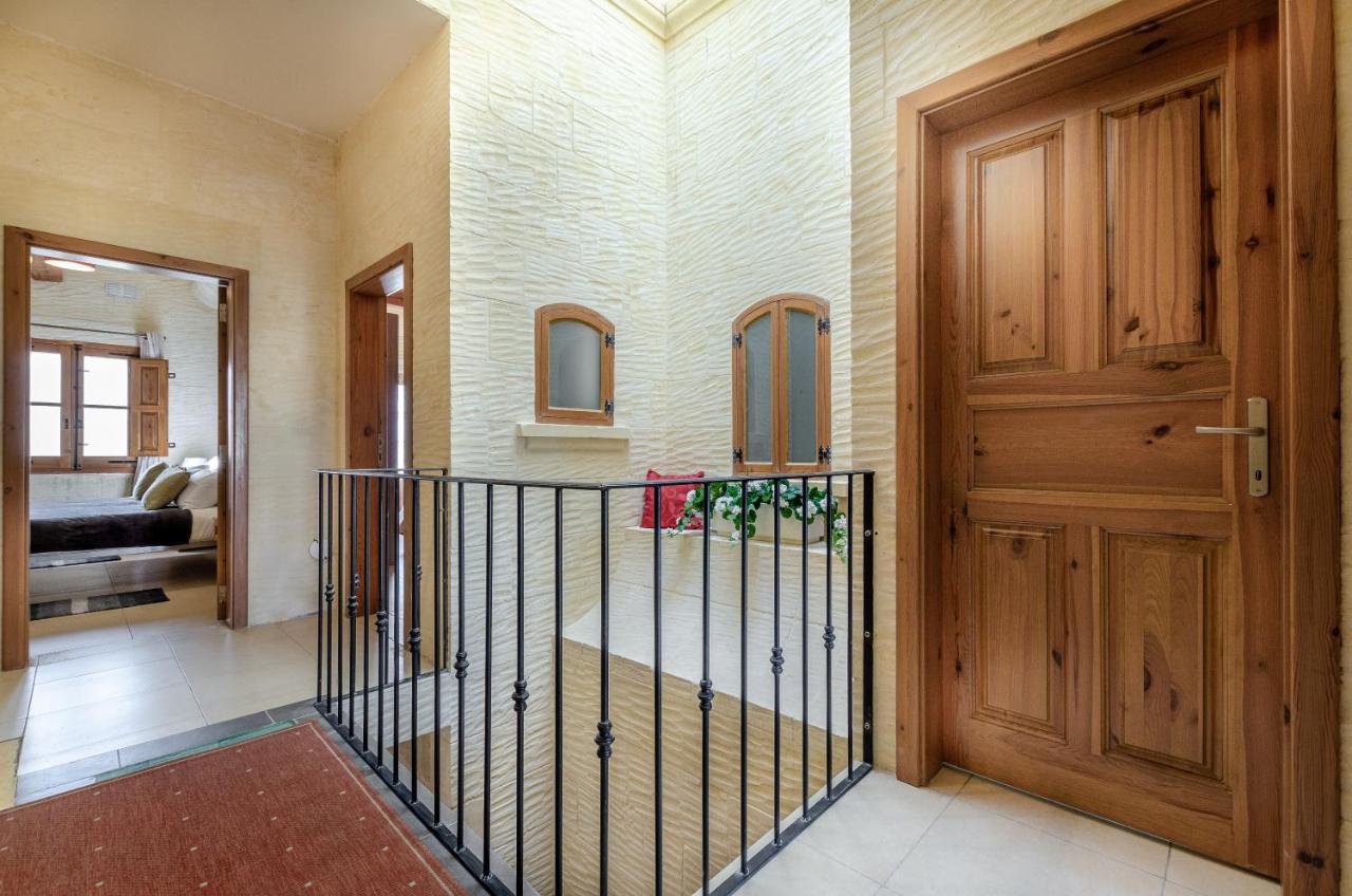 A Popular Pet Friendly Villa With A Pool, Gozo Xagħra エクステリア 写真