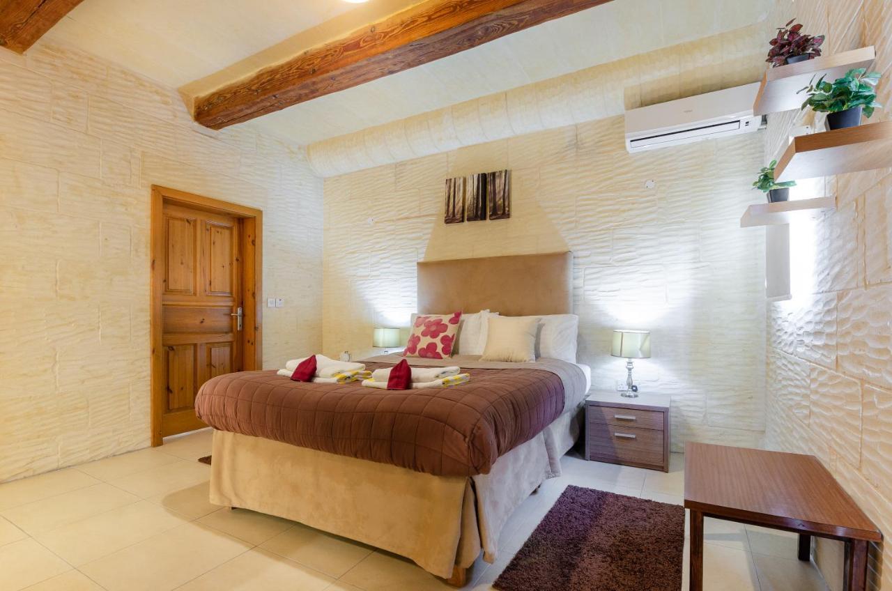 A Popular Pet Friendly Villa With A Pool, Gozo Xagħra エクステリア 写真